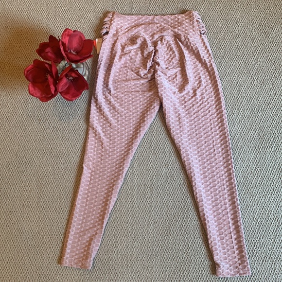 🌹(NWT) Hot Kiss • Peachy Pink Super Stretchy Ribbed Fashion Leggings - Picture 2 of 10